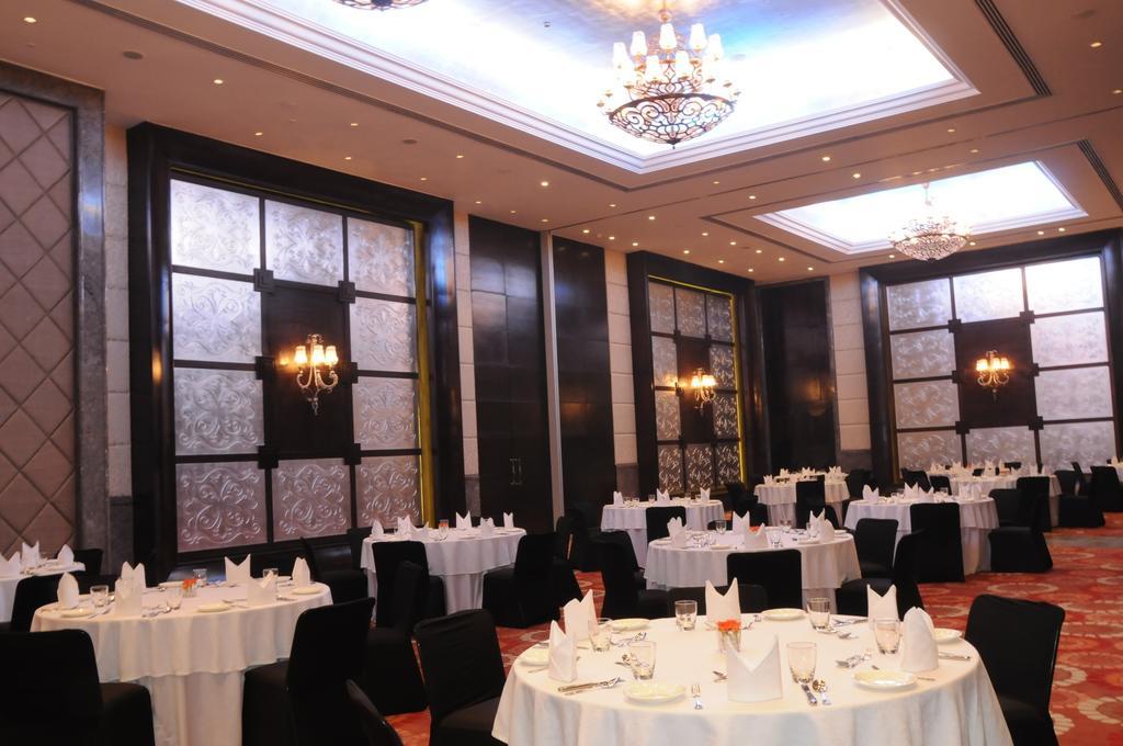 The Pllazio Hotel Gurgaon Exterior foto
