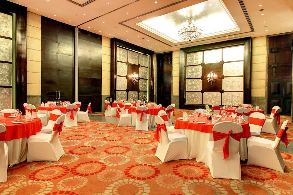 The Pllazio Hotel Gurgaon Exterior foto